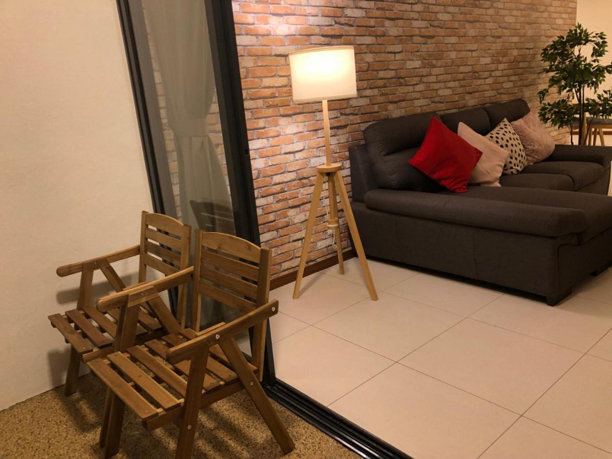 Seaview Water Purify Cozy Comfortable For Short & Long Stay In The Landmark By Katana George Town Exterior photo